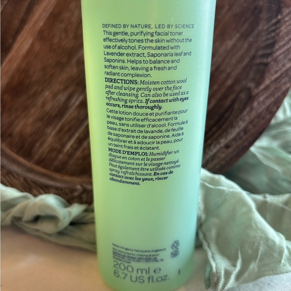 ELEMIS Balancing Lavender Toner • 200ml • Hydrating Facial Toner • Elemis Skin - Picture 2 of 4